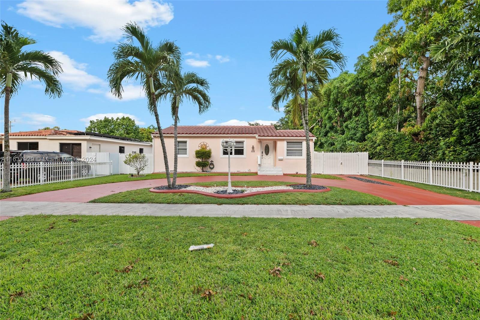 556 La Villa Dr, Miami Springs, Florida image 3