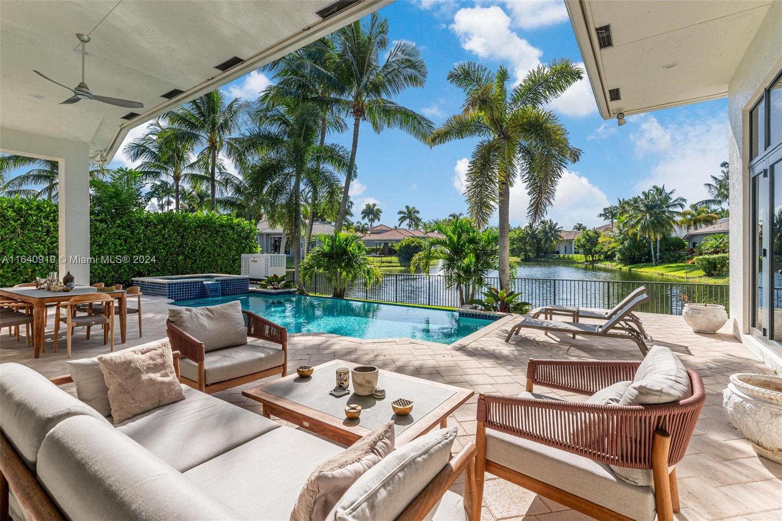 Casa à Venda em Plantation, FL