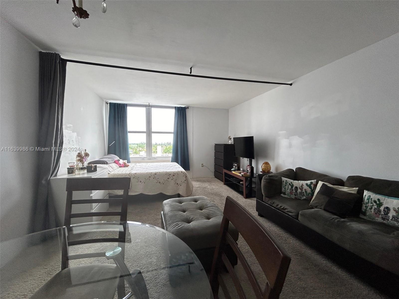Listing Photo 11
