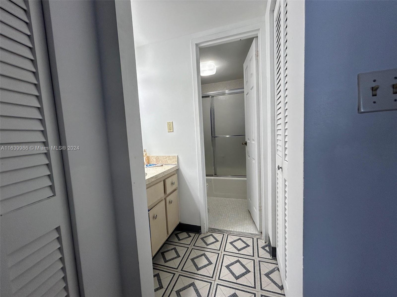 2899 Collins Ave #846, Miami Beach, Florida image 17