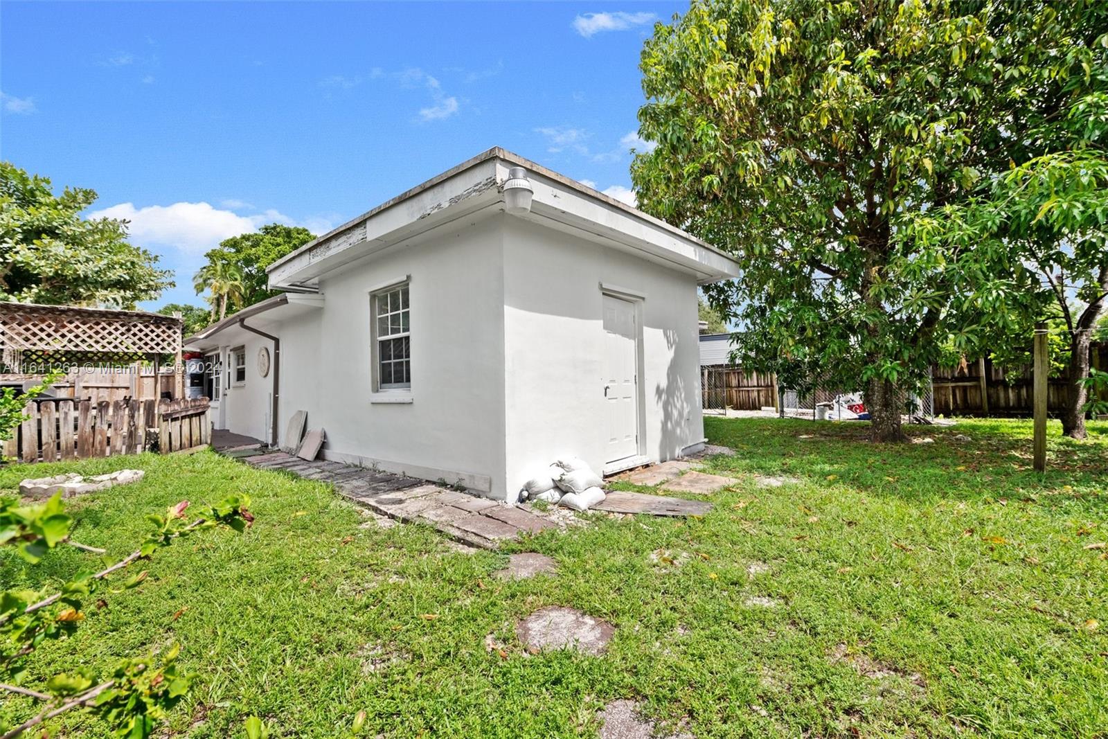 2661 SW 12th Ter, Fort Lauderdale, Florida image 24