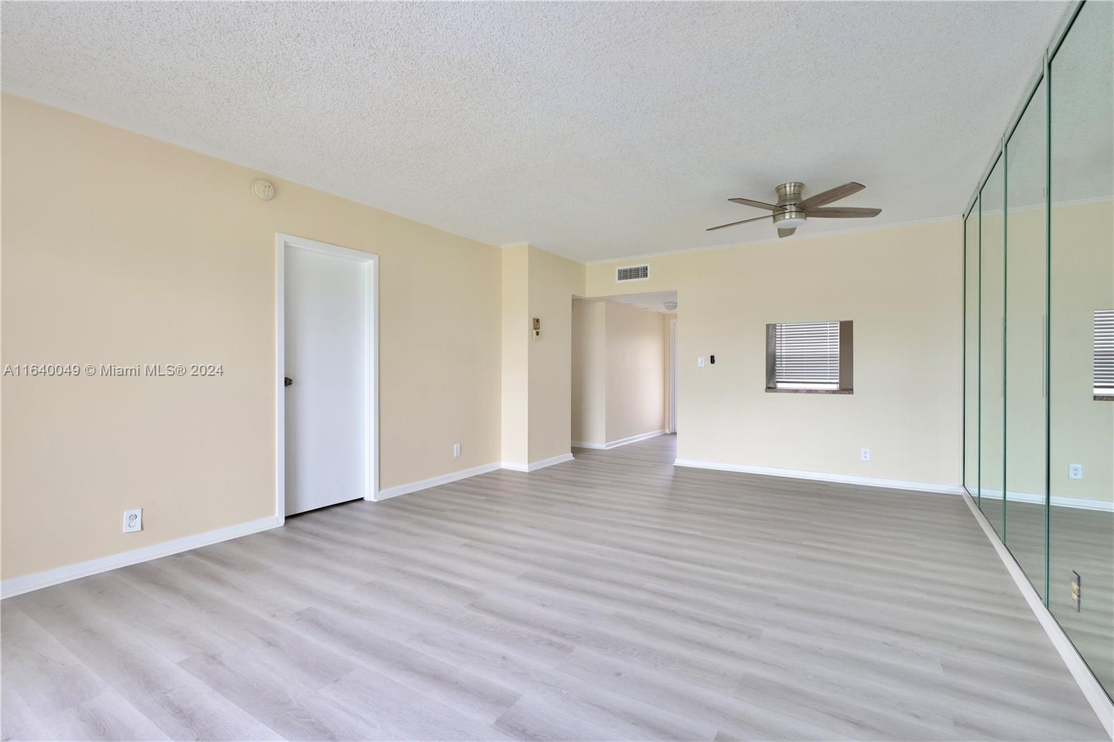 1040 Country Club Dr #404, Margate, Florida image 5