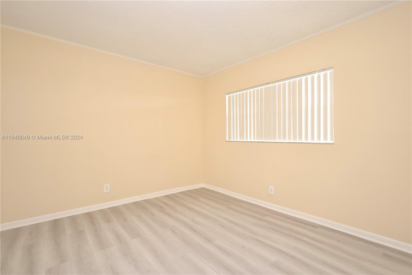 1040 Country Club Dr #404, Margate, Florida image 8