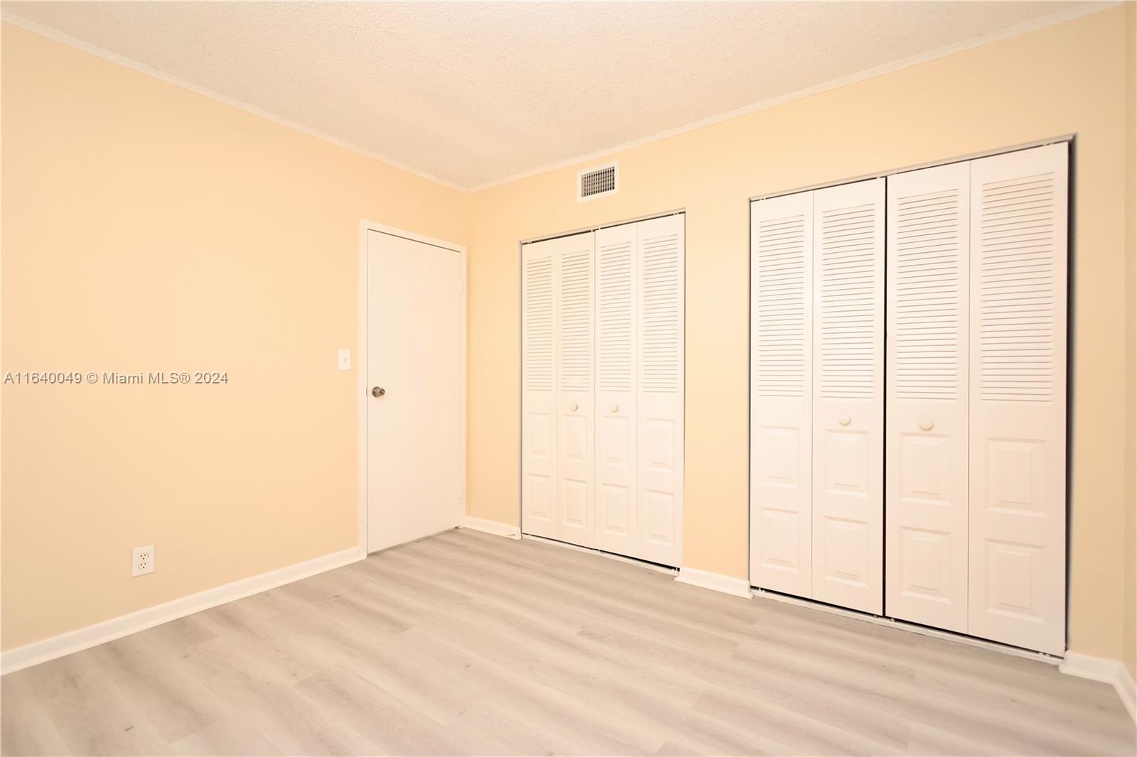 1040 Country Club Dr #404, Margate, Florida image 9