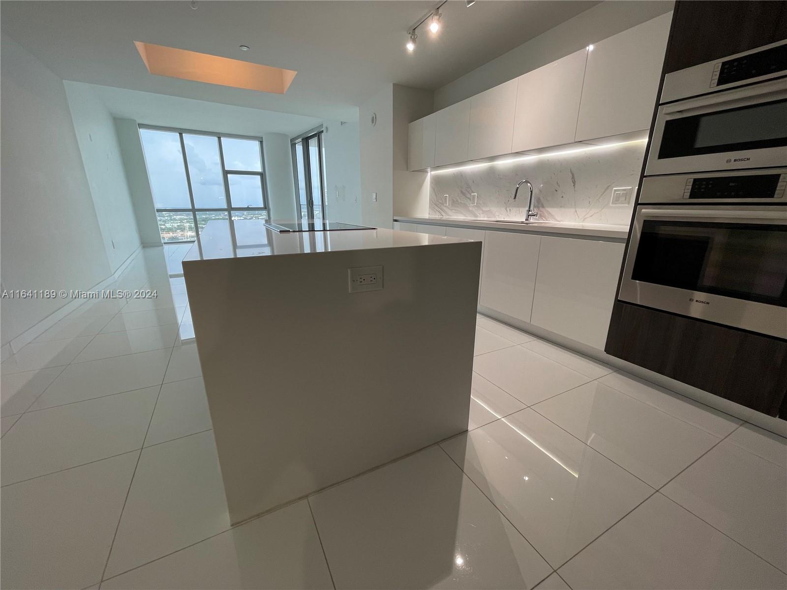 851 NE 1st Ave #2301, Miami, Florida image 39