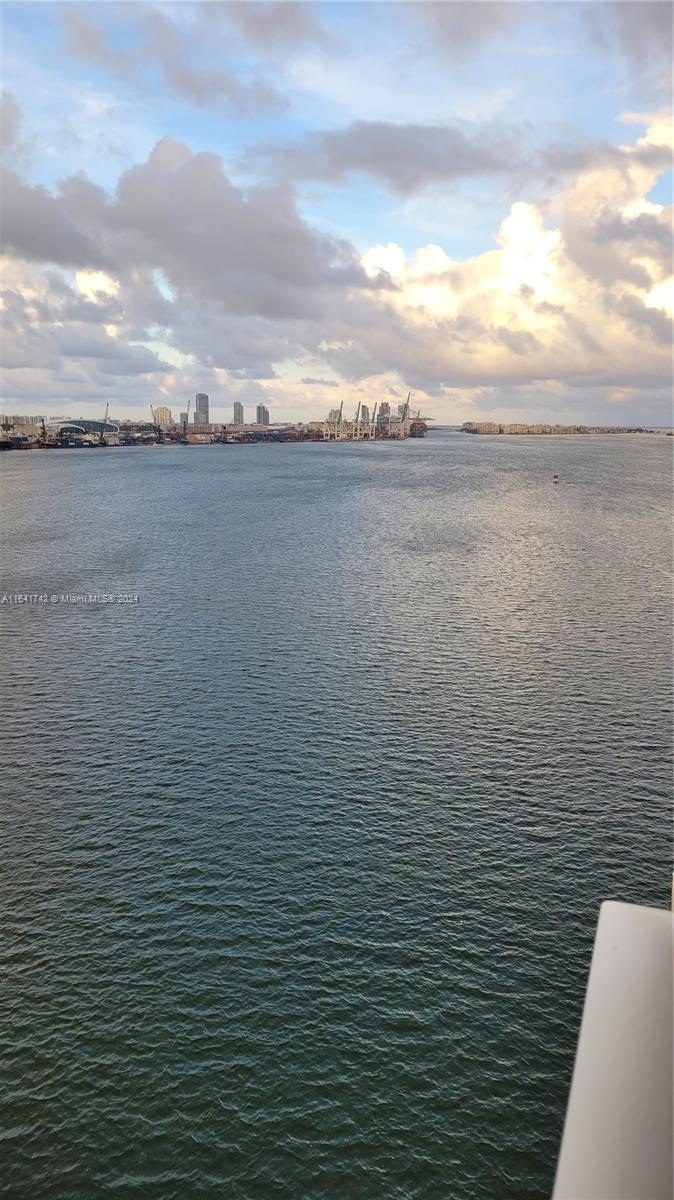 770 Claughton Island Dr #1713, Miami FL 33131