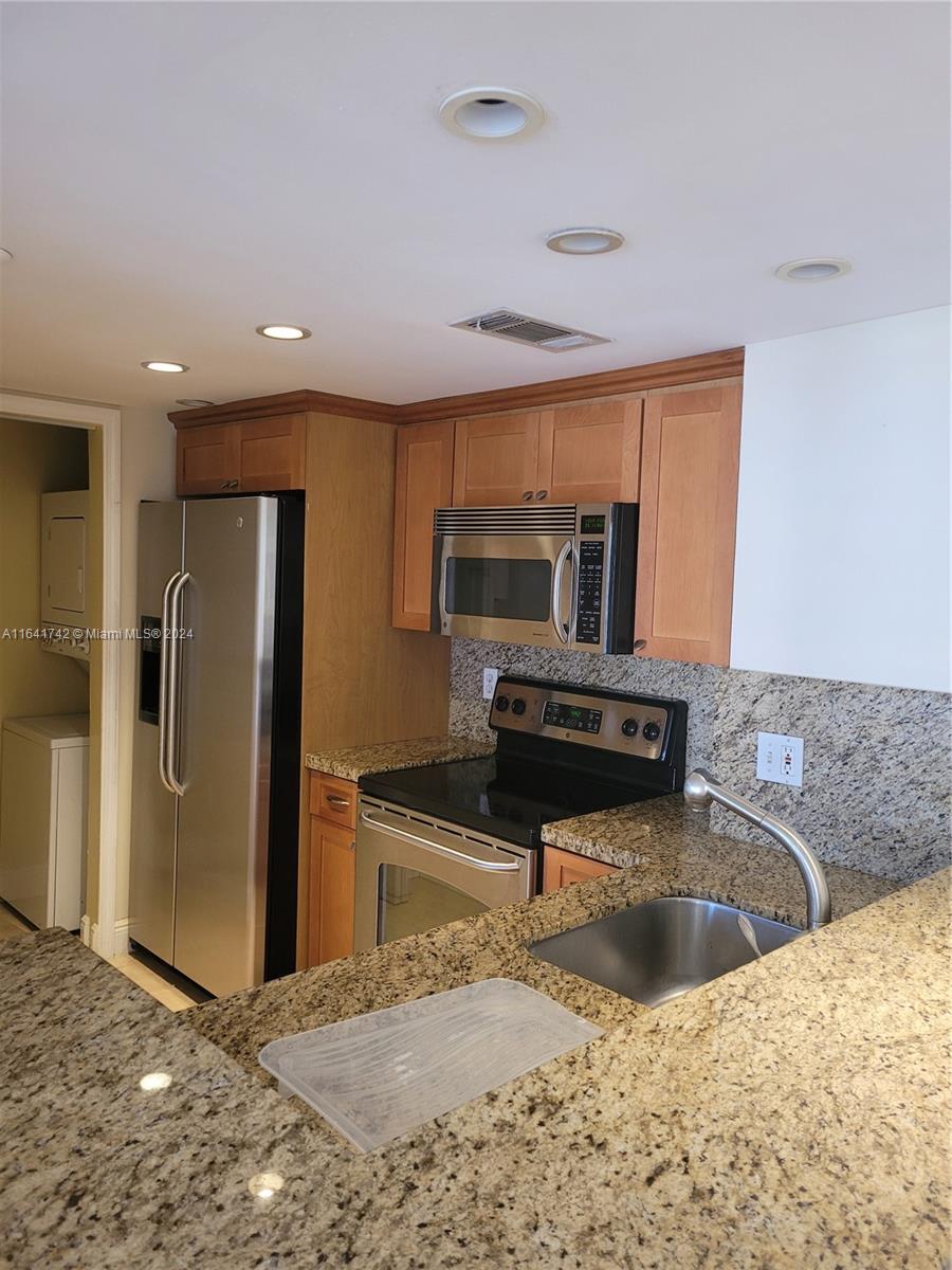 770 Claughton Island Dr #1713, Miami FL 33131