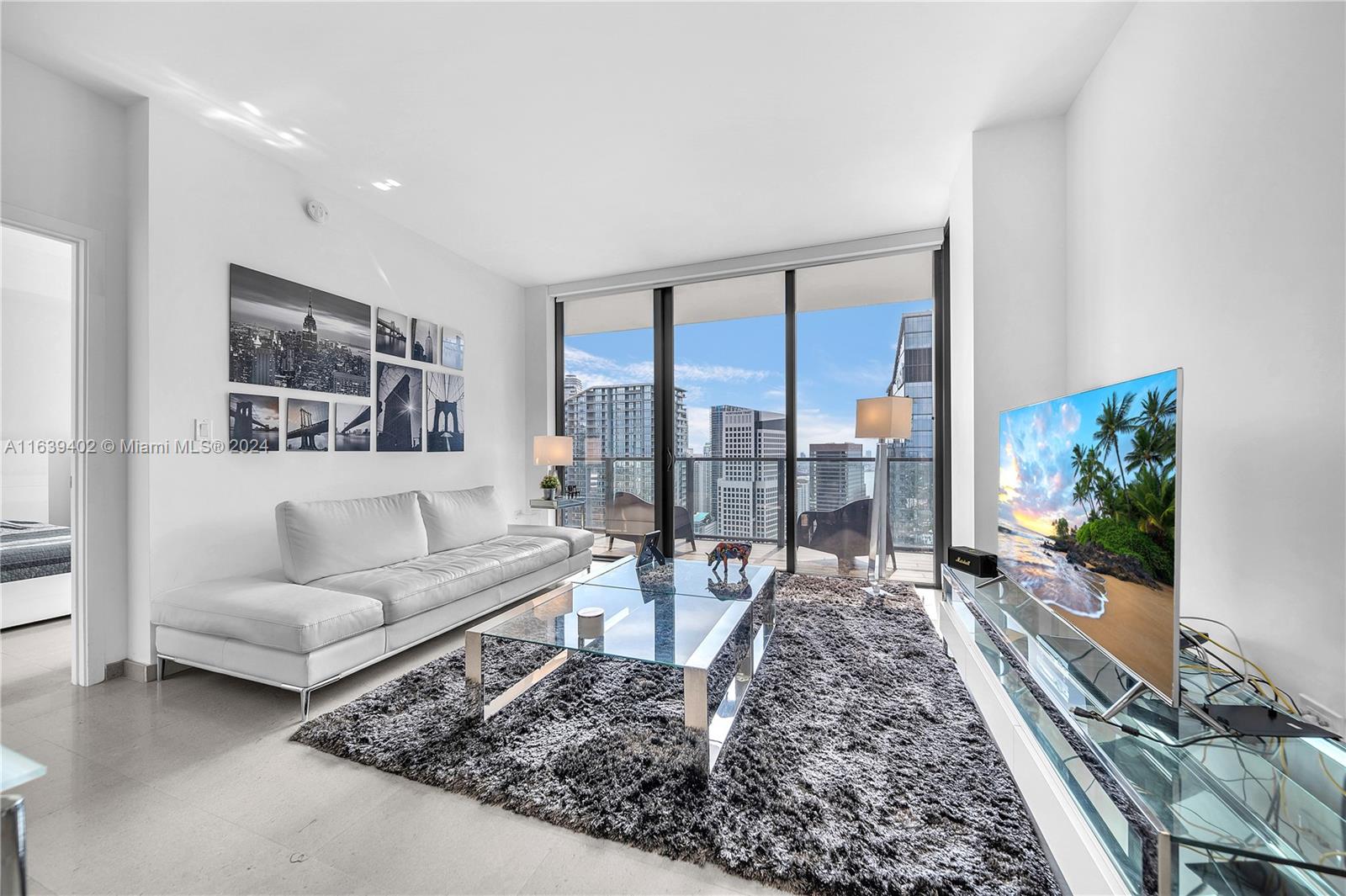 88 SW 7th St #3705, Miami FL 33130
