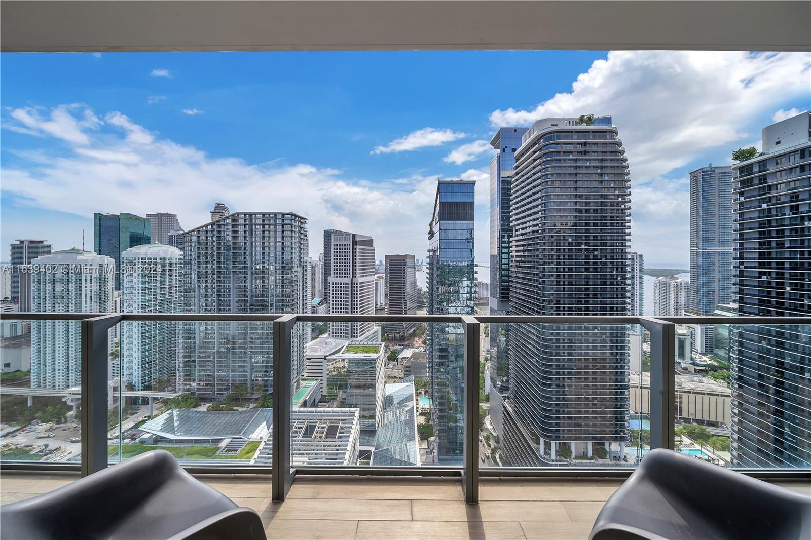 88 SW 7th St #3705, Miami FL 33130