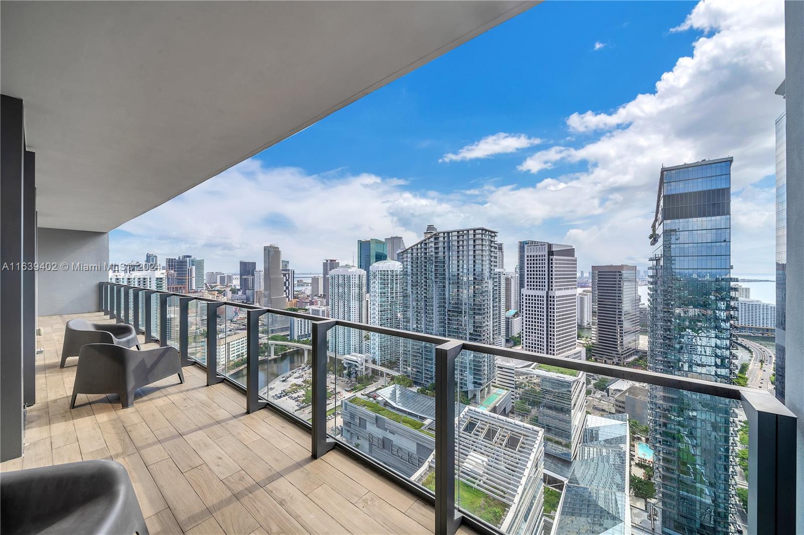 88 SW 7th St #3705, Miami FL 33130