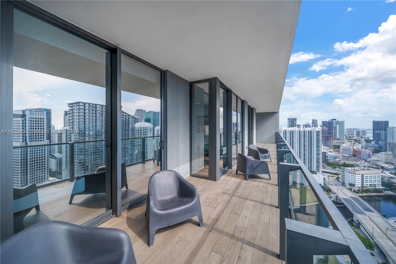 88 SW 7th St #3705, Miami FL 33130