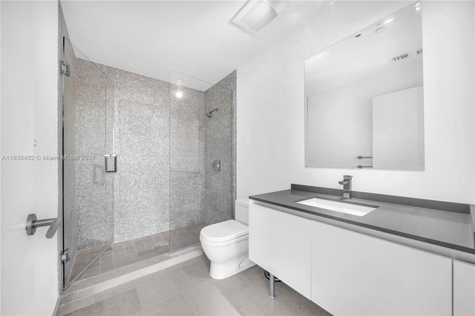 88 SW 7th St #3705, Miami FL 33130