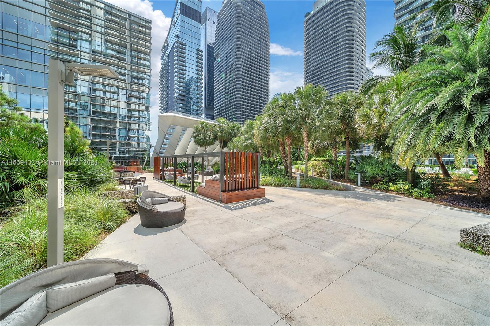 88 SW 7th St #3705, Miami FL 33130
