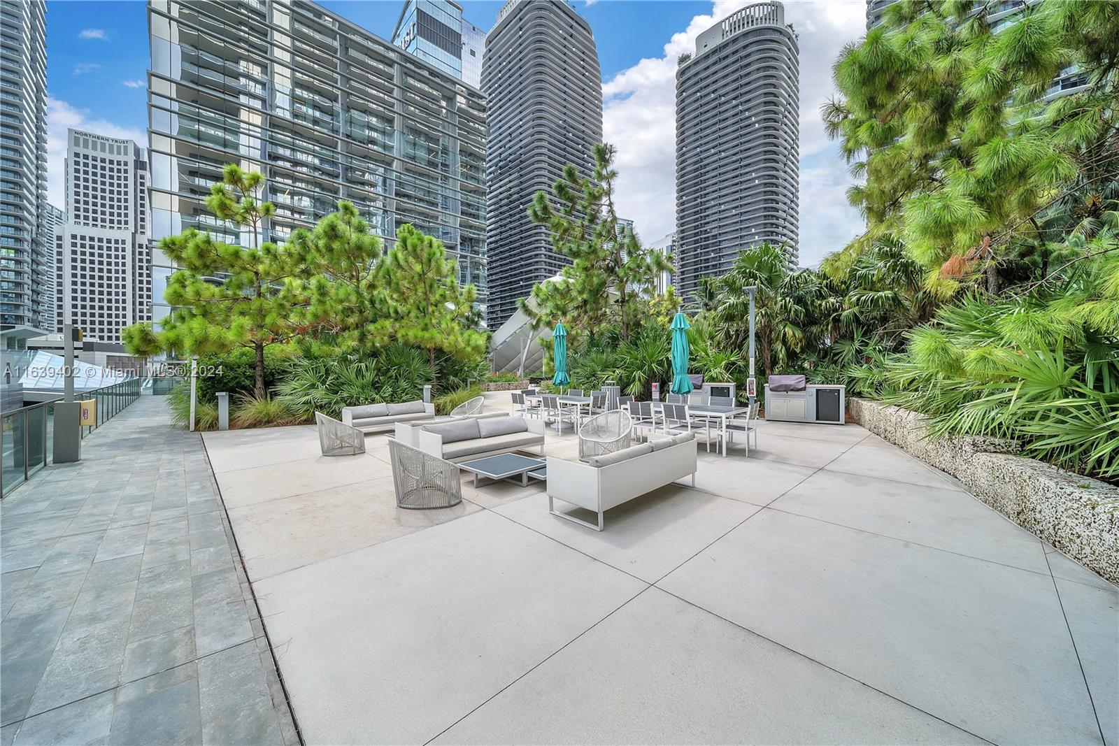 88 SW 7th St #3705, Miami FL 33130