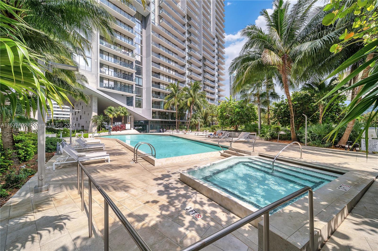 88 SW 7th St #3705, Miami FL 33130