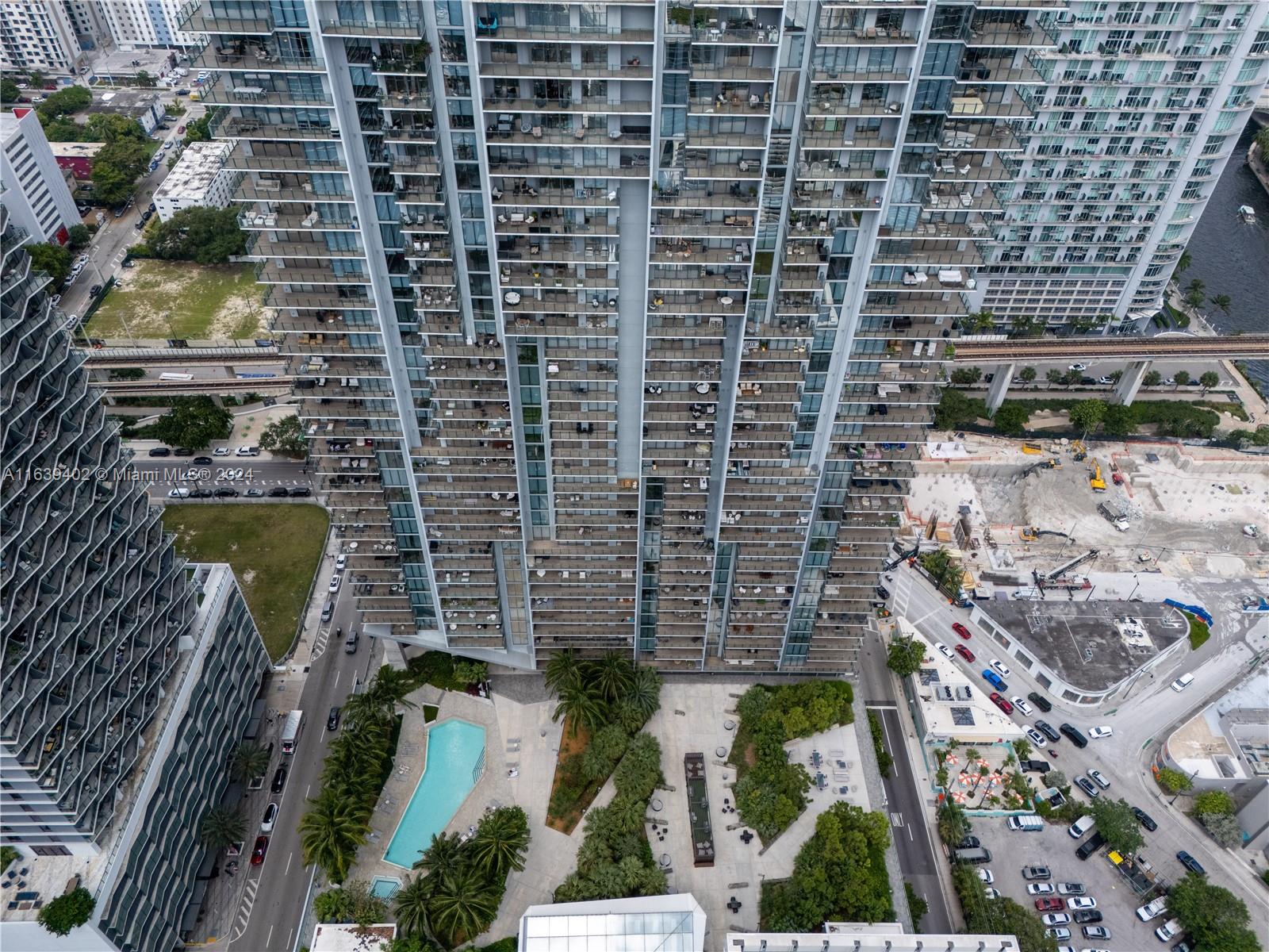 88 SW 7th St #3705, Miami FL 33130