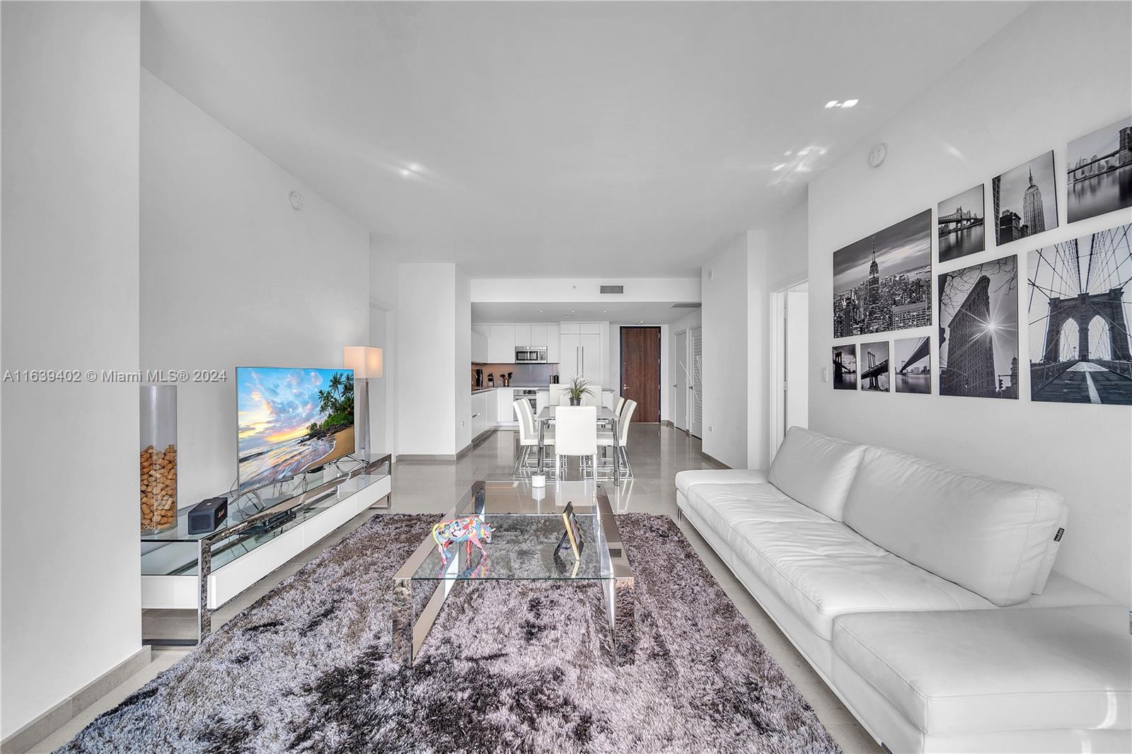 88 SW 7th St #3705, Miami FL 33130