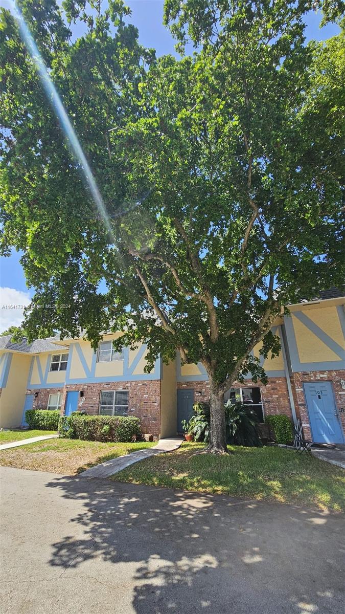 7501 Kimberly Blvd #104, North Lauderdale, Florida image 32