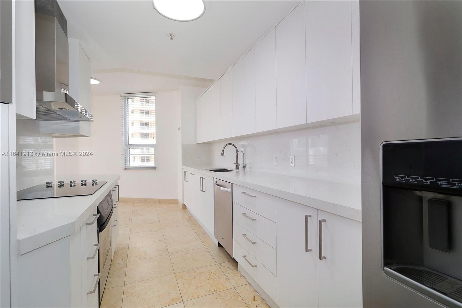848 Brickell Key Dr #1706, Miami FL 33131