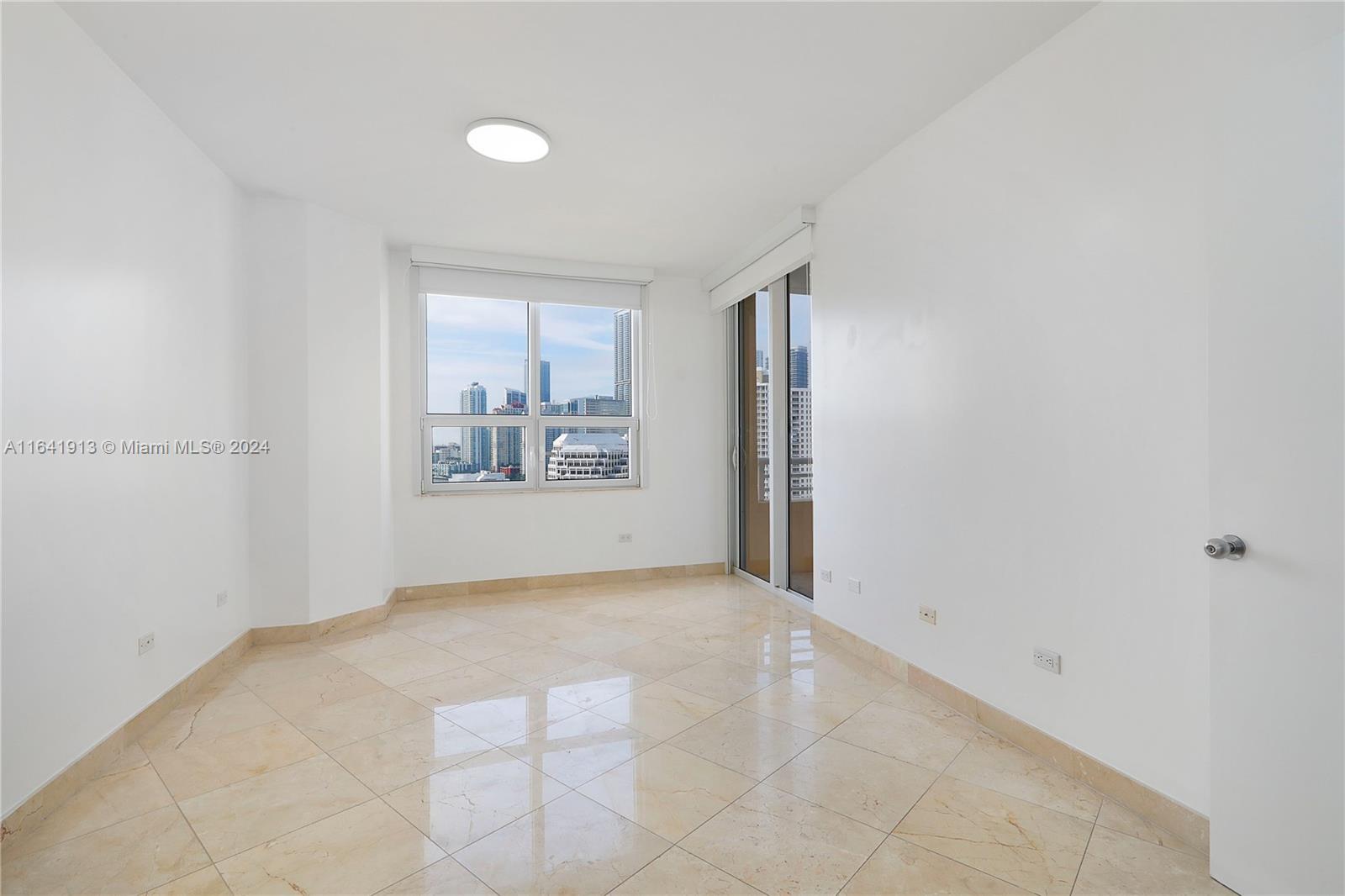 848 Brickell Key Dr #1706, Miami FL 33131