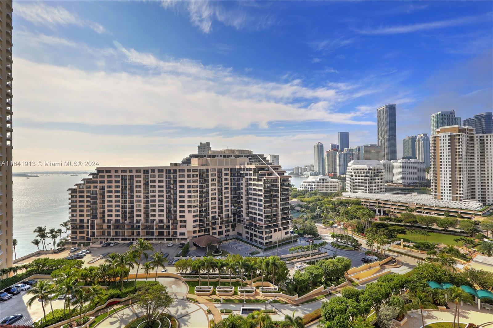 848 Brickell Key Dr #1706, Miami FL 33131