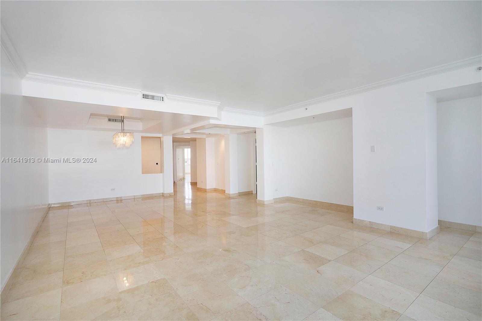 848 Brickell Key Dr #1706, Miami FL 33131
