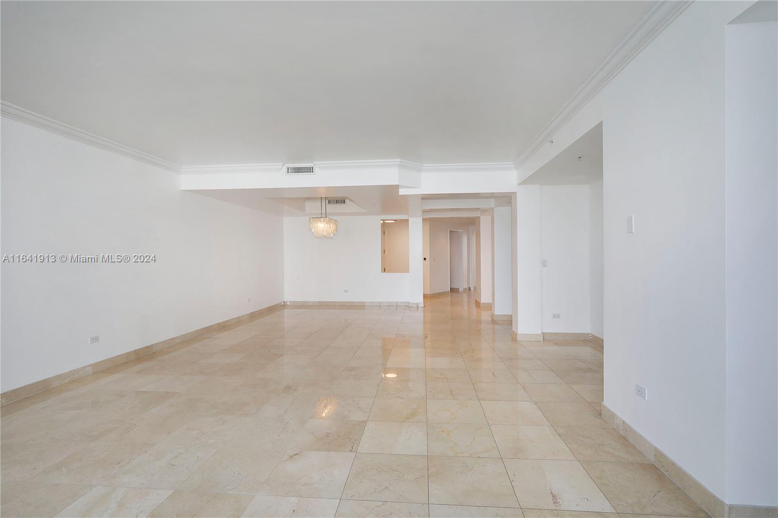 848 Brickell Key Dr #1706, Miami FL 33131