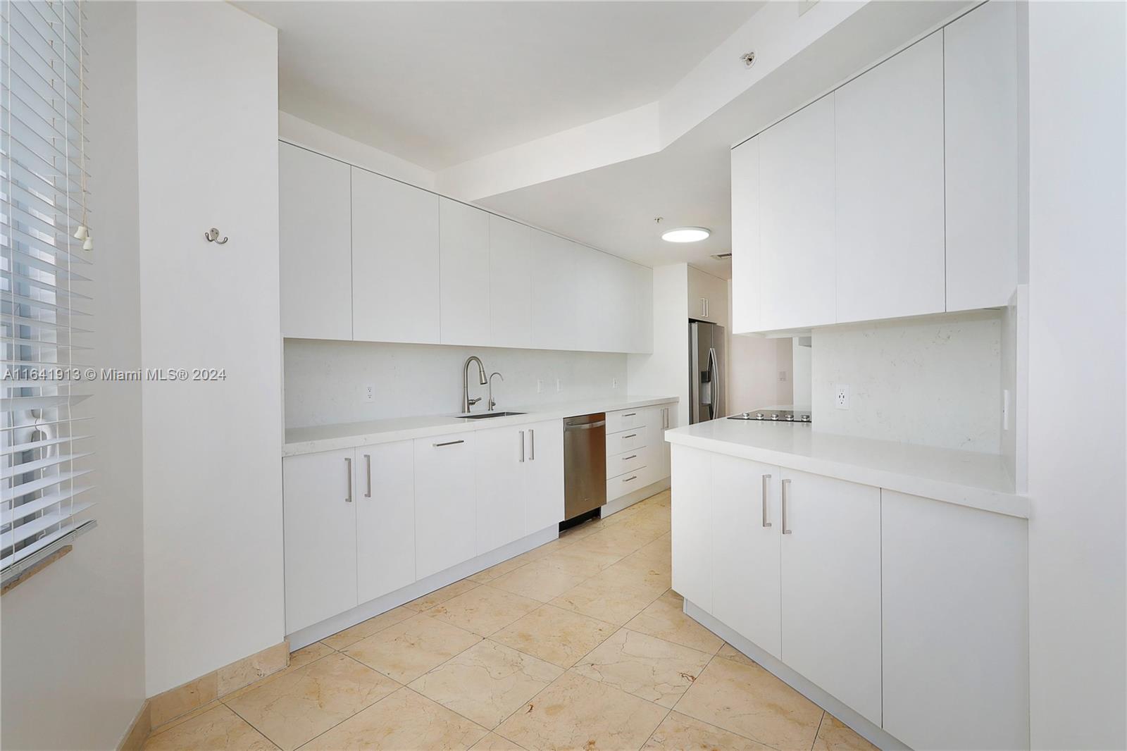 848 Brickell Key Dr #1706, Miami FL 33131