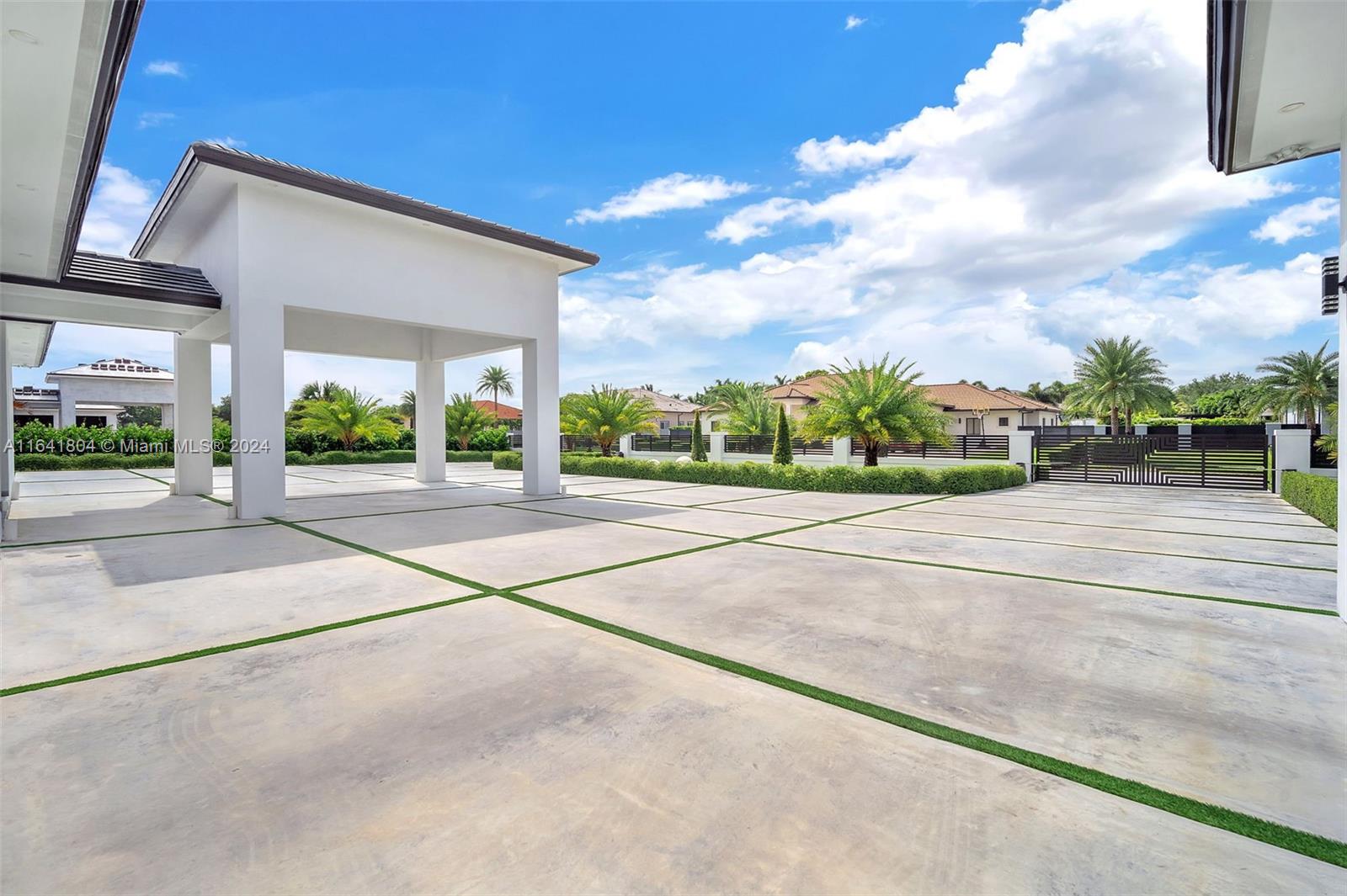 9781 NW 131st St, Hialeah Gardens, Florida image 13