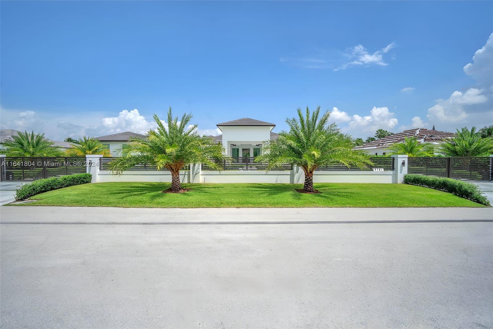 9781 NW 131st St, Hialeah Gardens, Florida image 4