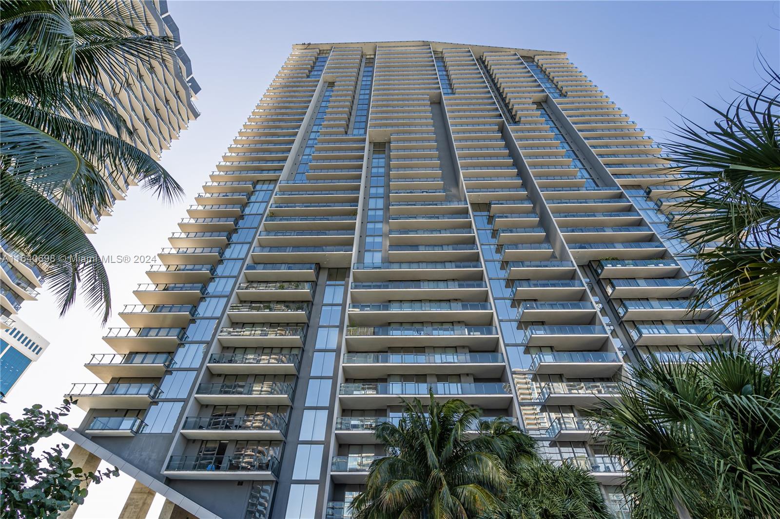 88 SW 7th St #3907, Miami, Florida image 37