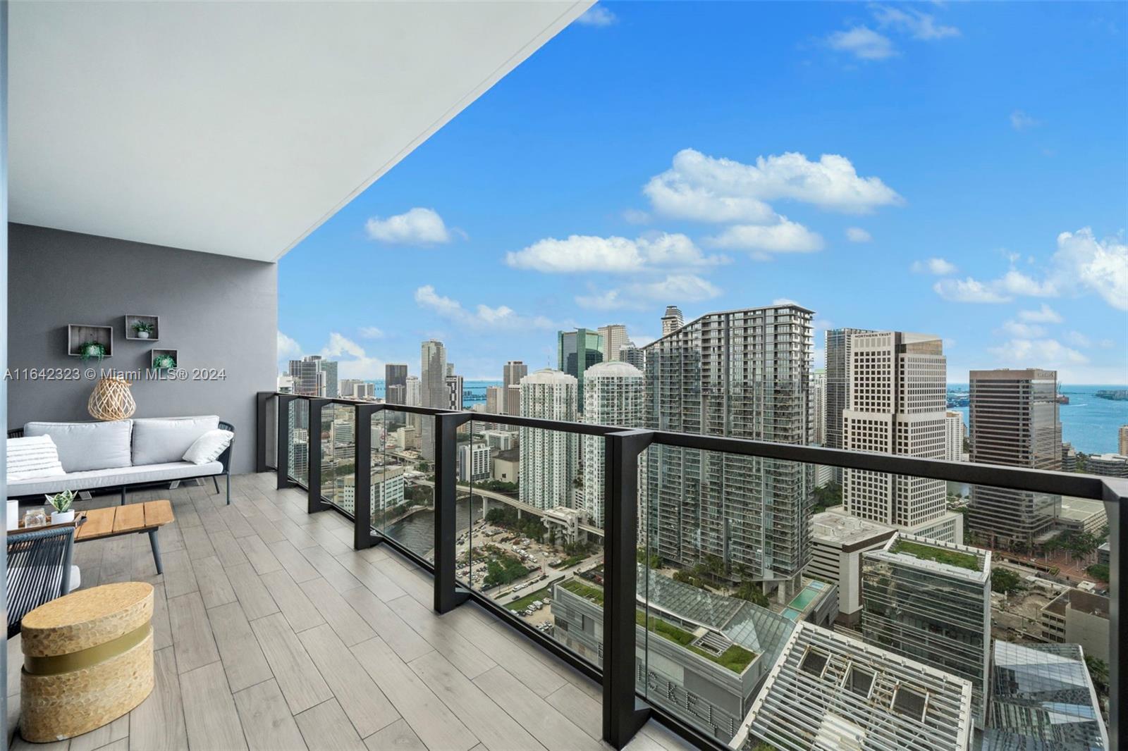 88 SW 7th St #3707, Miami, Florida image 14