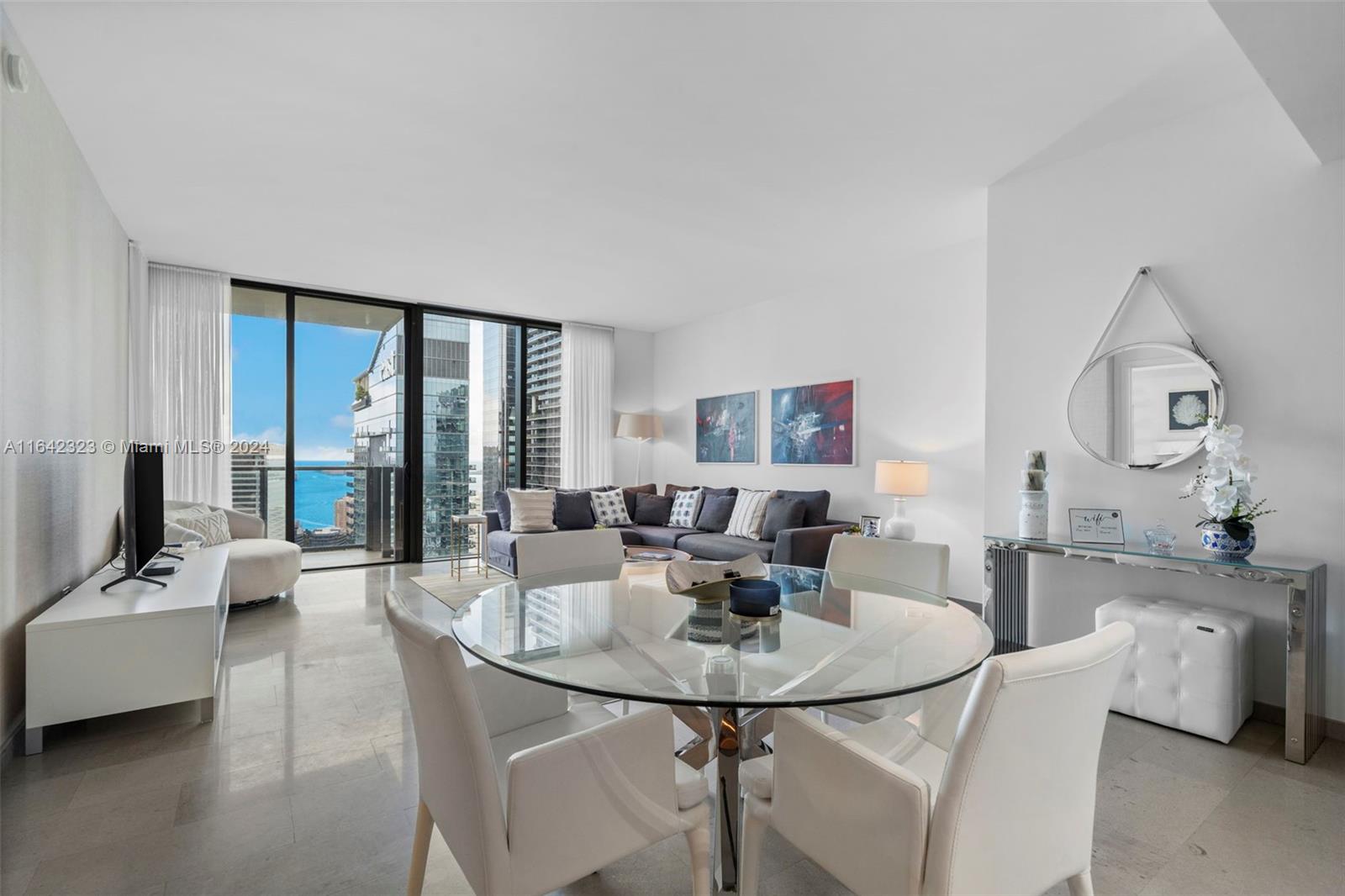 88 SW 7th St #3707, Miami, Florida image 3