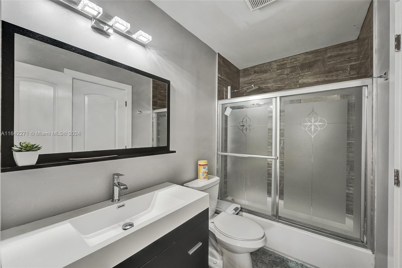 2218 NW 59th Way #63-B, Lauderhill, Florida image 15