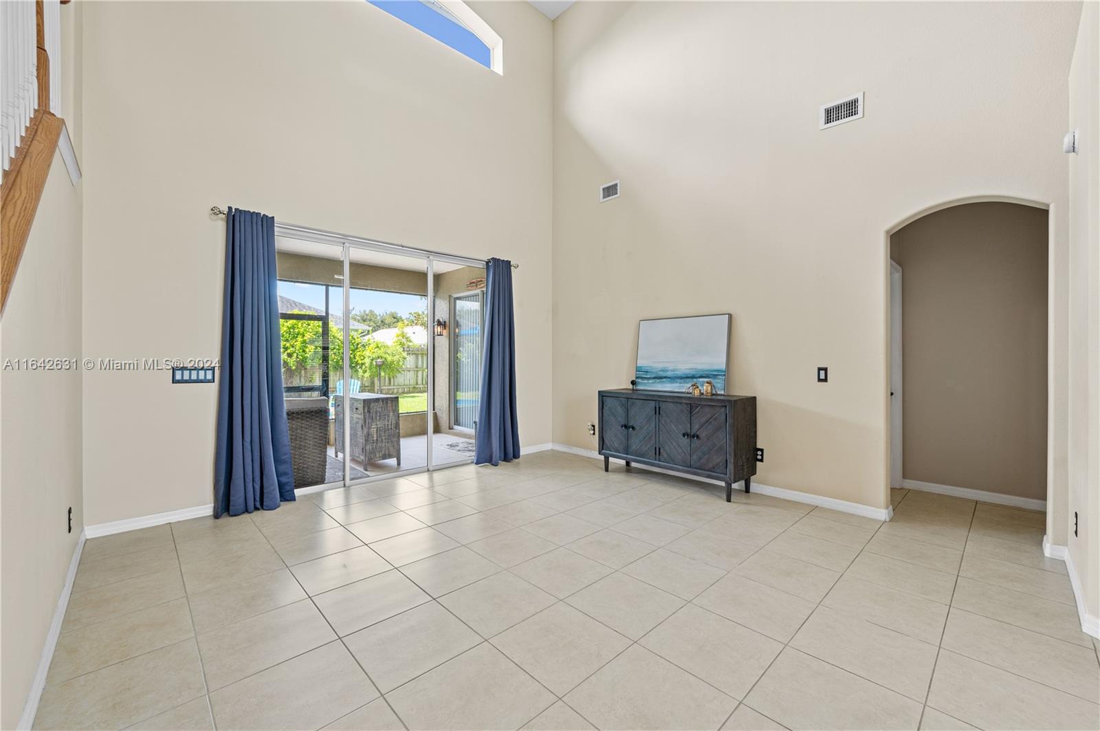 555 Hiking Trail, West Melbourne, Florida image 9