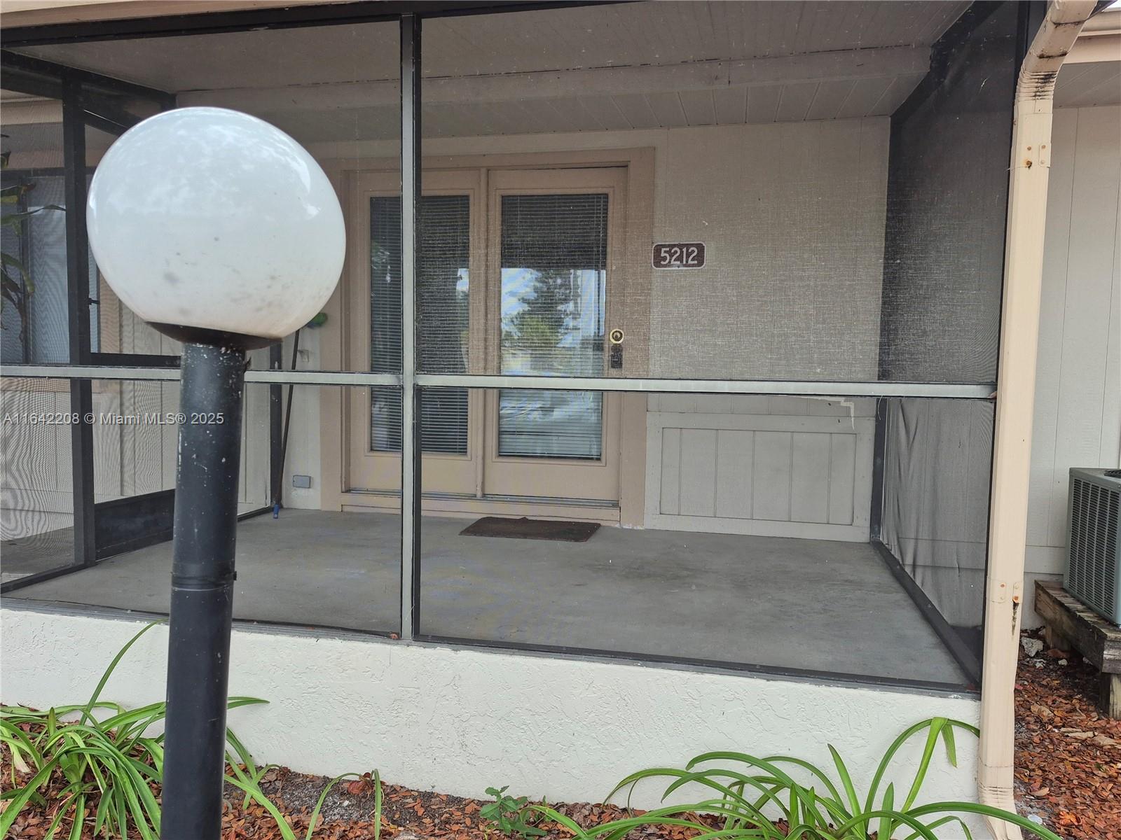 5212 Treetops Dr #B-4, Naples, Florida image 2