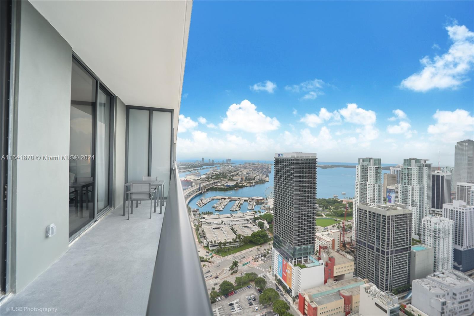 A unique opportunity to buy one of the very few lower PH's available! This newly constructed, impeccably furnished residence located in the vibrant Downtown Miami district features upgraded kitchens with Terrazzo counters, subzero & wolf appliances, high ceilings, and RH furniture package. This luxury LPH 1-bedroom, 1-bathroom unit offers stunning views of the Miami skyline and Biscayne Bay. Featuring lofty ceilings and floor-to-ceiling glass sliding doors, it boasts advanced technology in a smart building with high-speed internet access. Residents enjoy access to a state-of-the-art gym, pool, spa, social room, kids room, sauna, and three onsite restaurants.