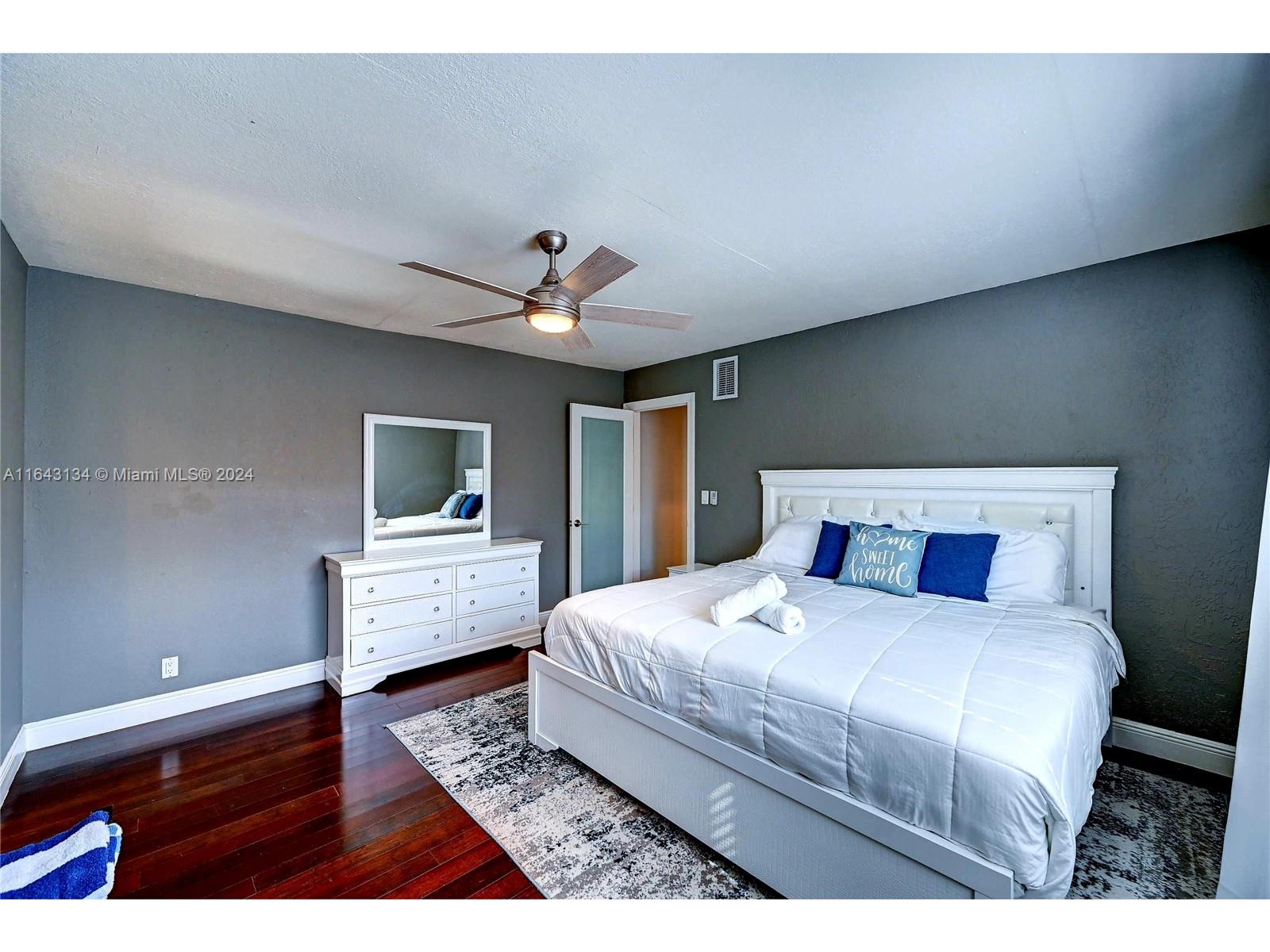 2541 NW 9th Ter, Wilton Manors, Florida image 20