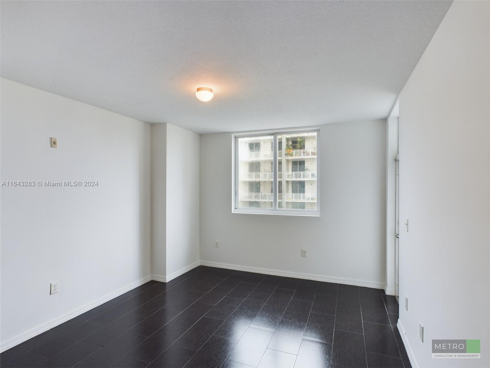 425 NE 30th St 602