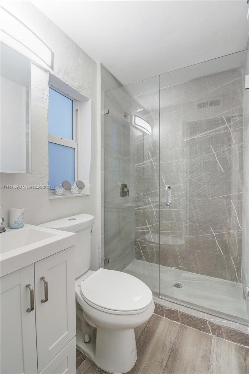 Listing Photo 10