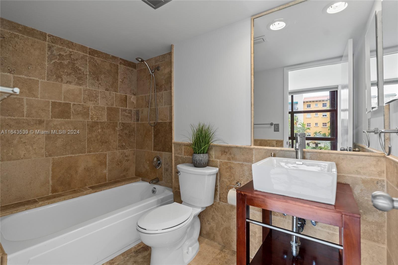 600 Biltmore Way #220, Coral Gables FL 33134