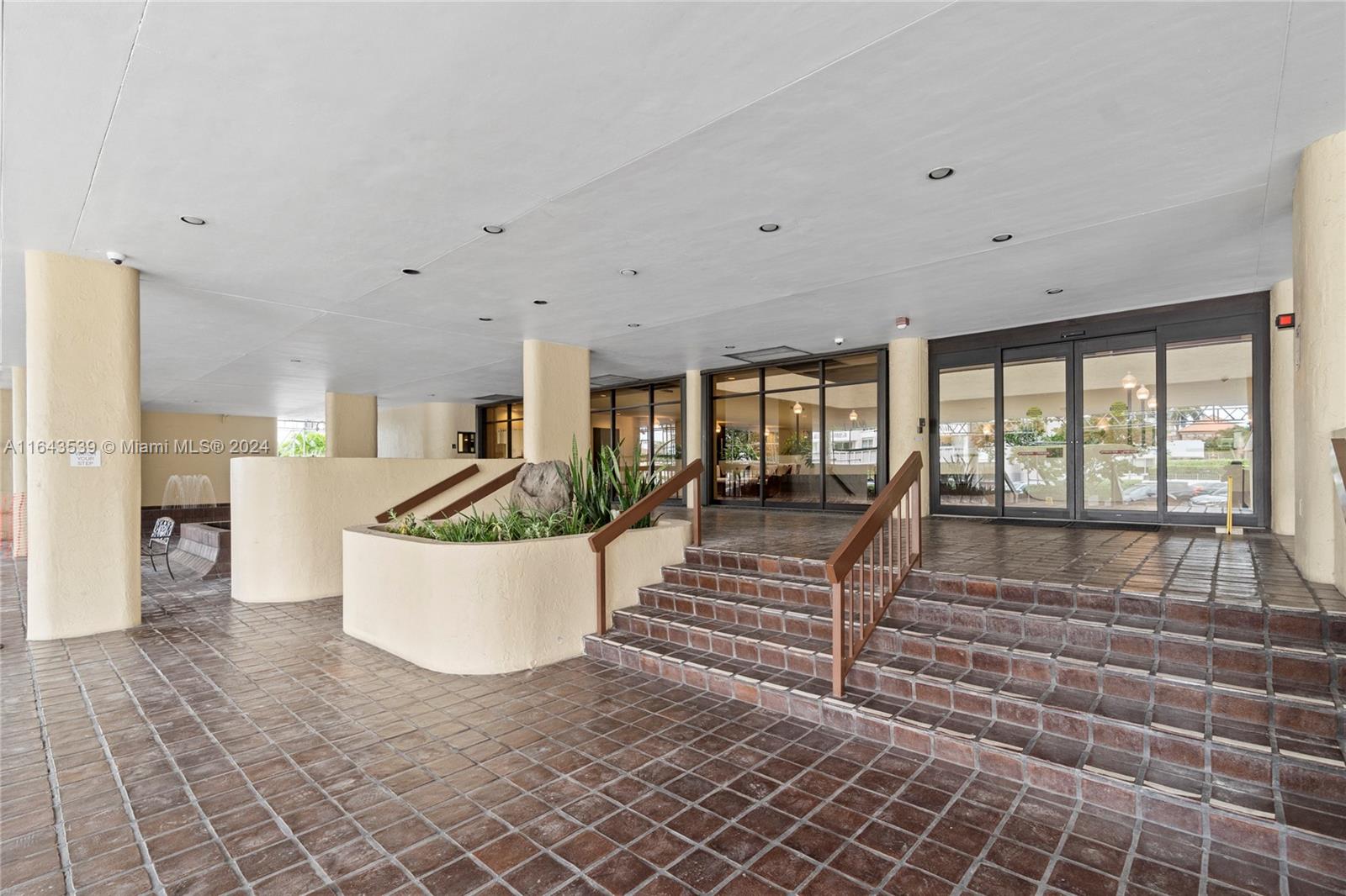 600 Biltmore Way #220, Coral Gables FL 33134