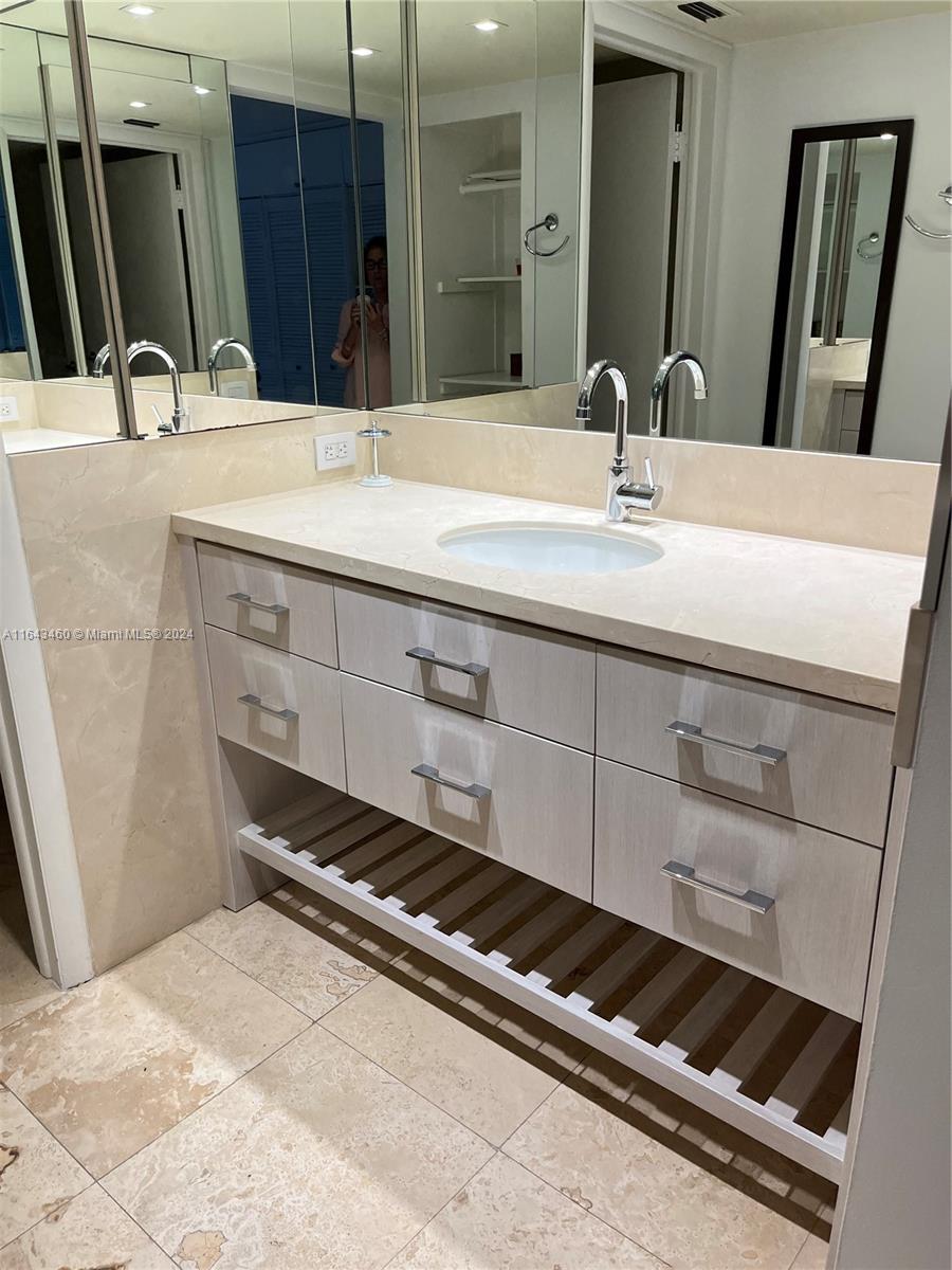881 Ocean Dr #19C, Key Biscayne FL 33149