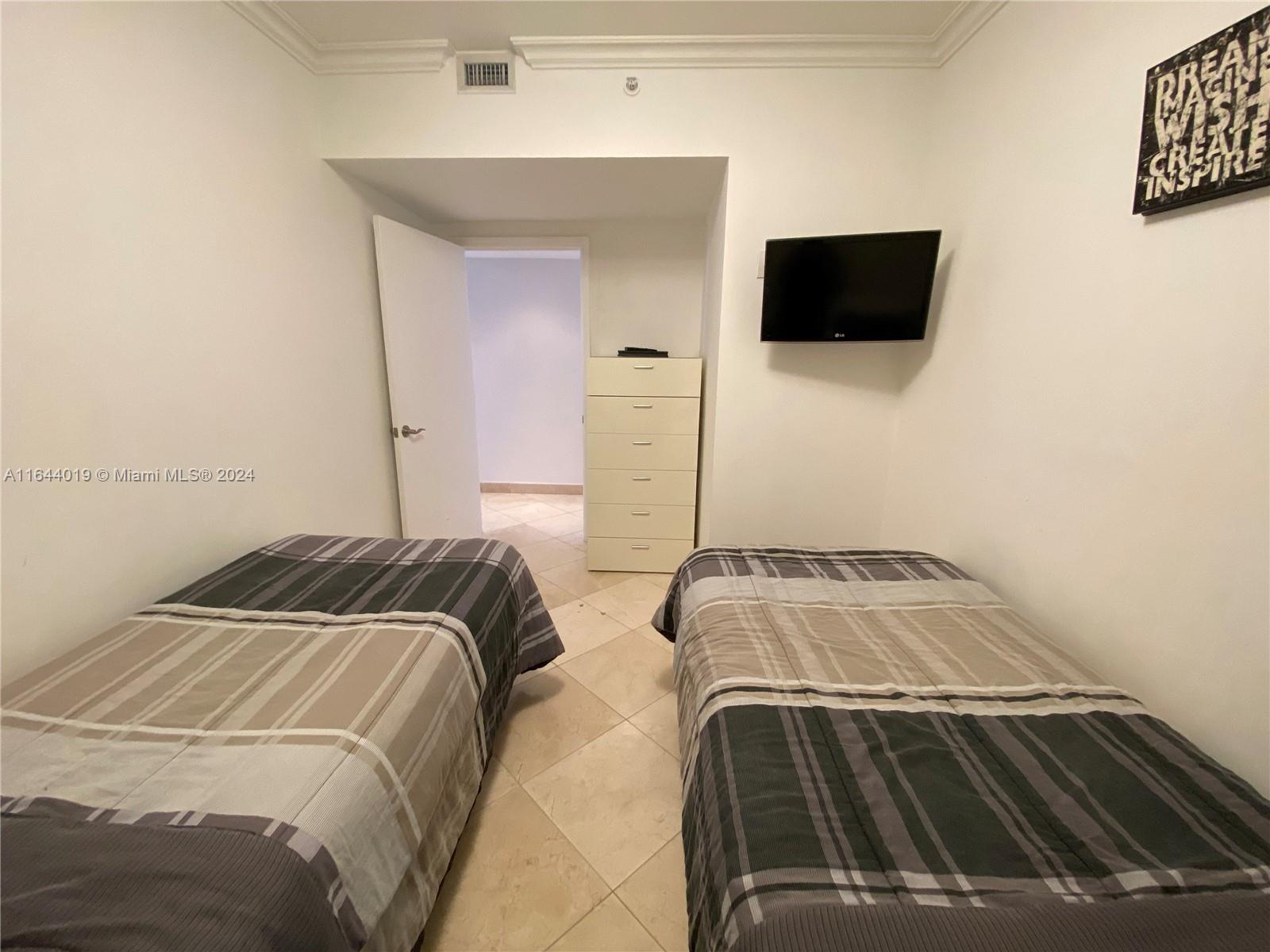 4779 COLLINS AV #3008, Miami Beach FL 33140