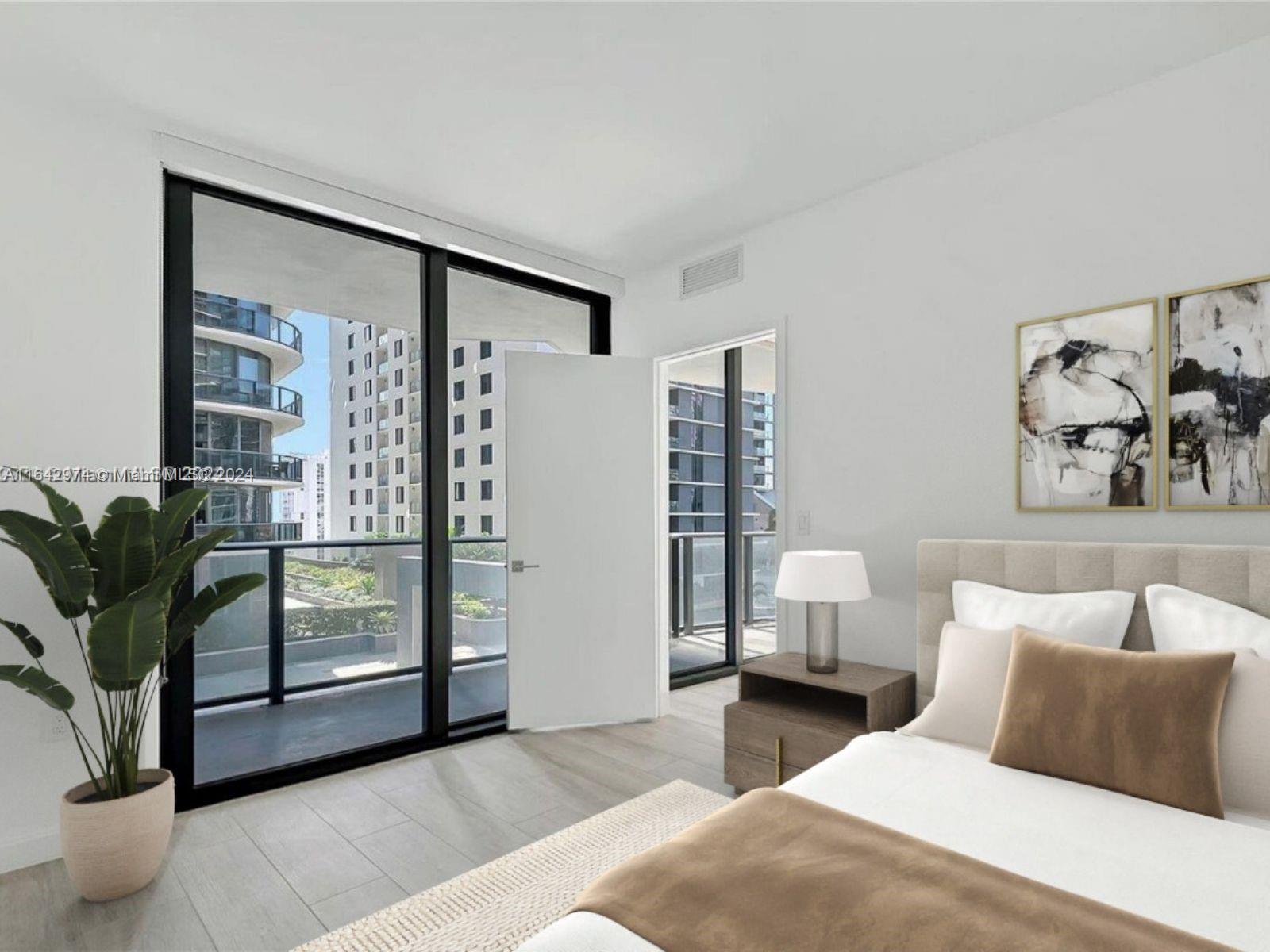 45 SW 9th St #1008, Miami FL 33130