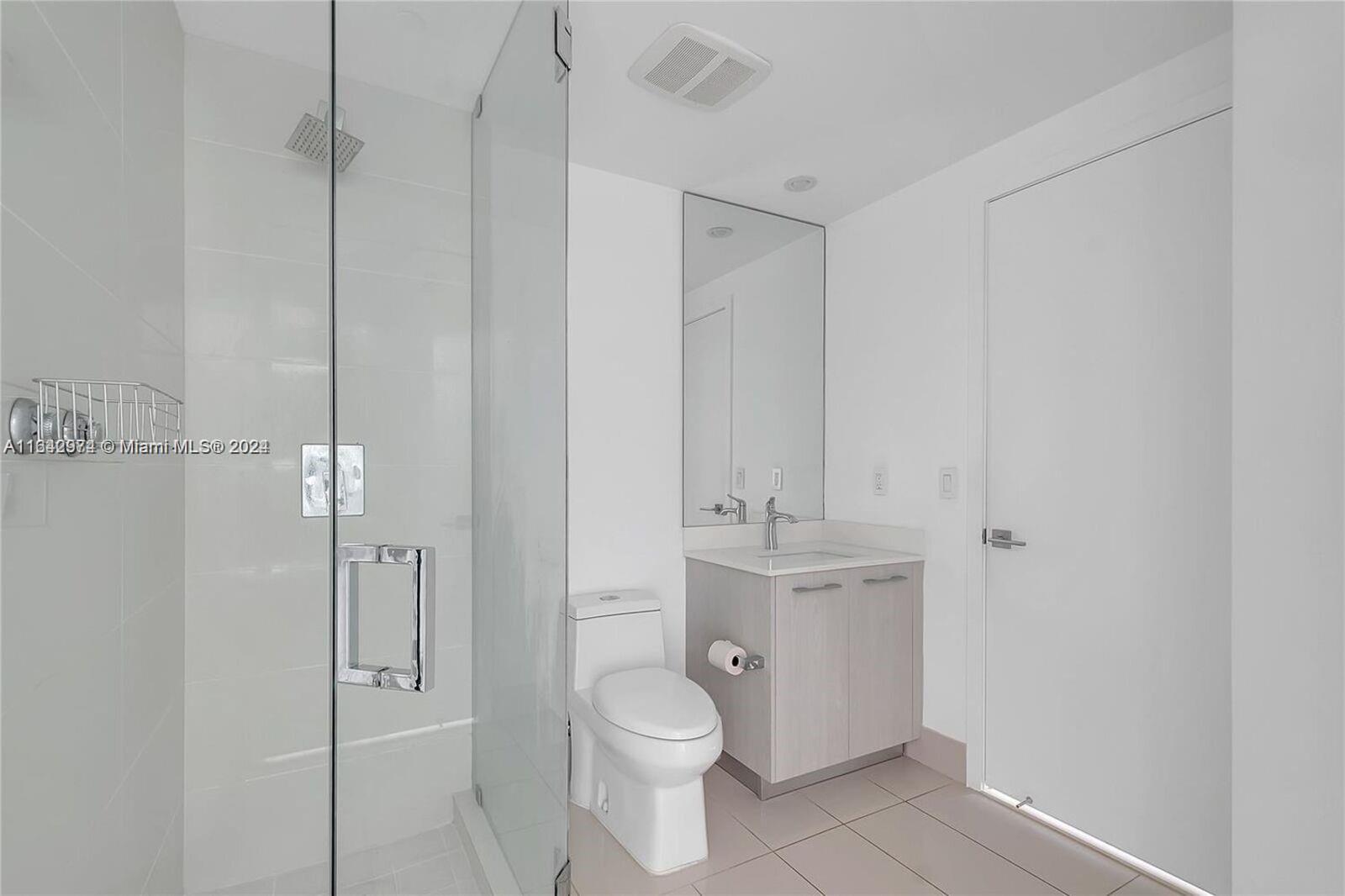 45 SW 9th St #1008, Miami FL 33130