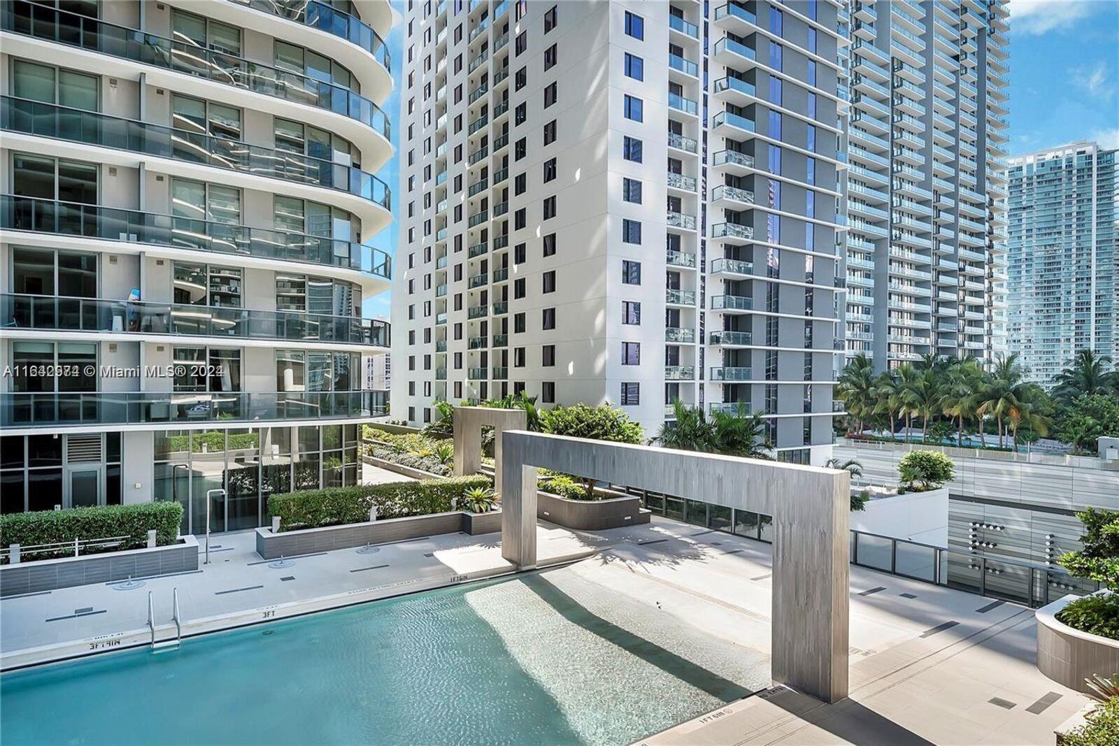 45 SW 9th St #1008, Miami FL 33130