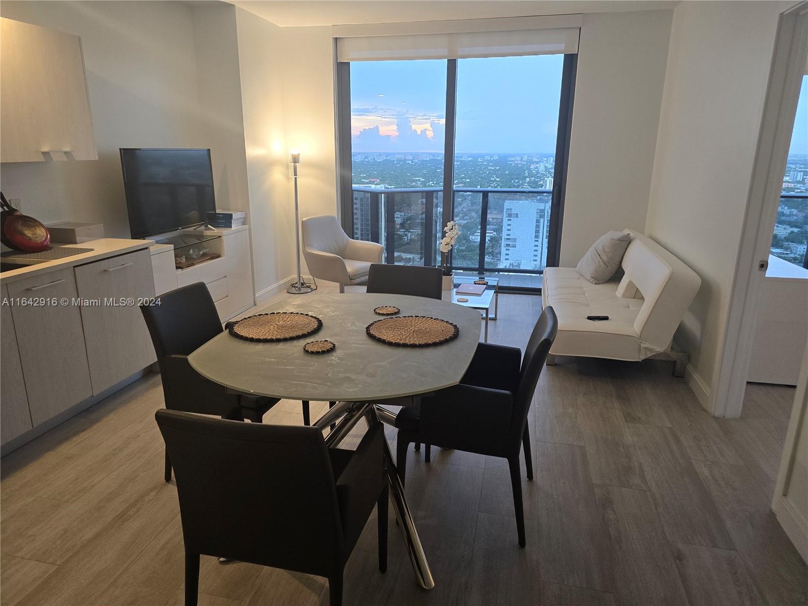 55 SW 9th St #3707, Miami FL 33130