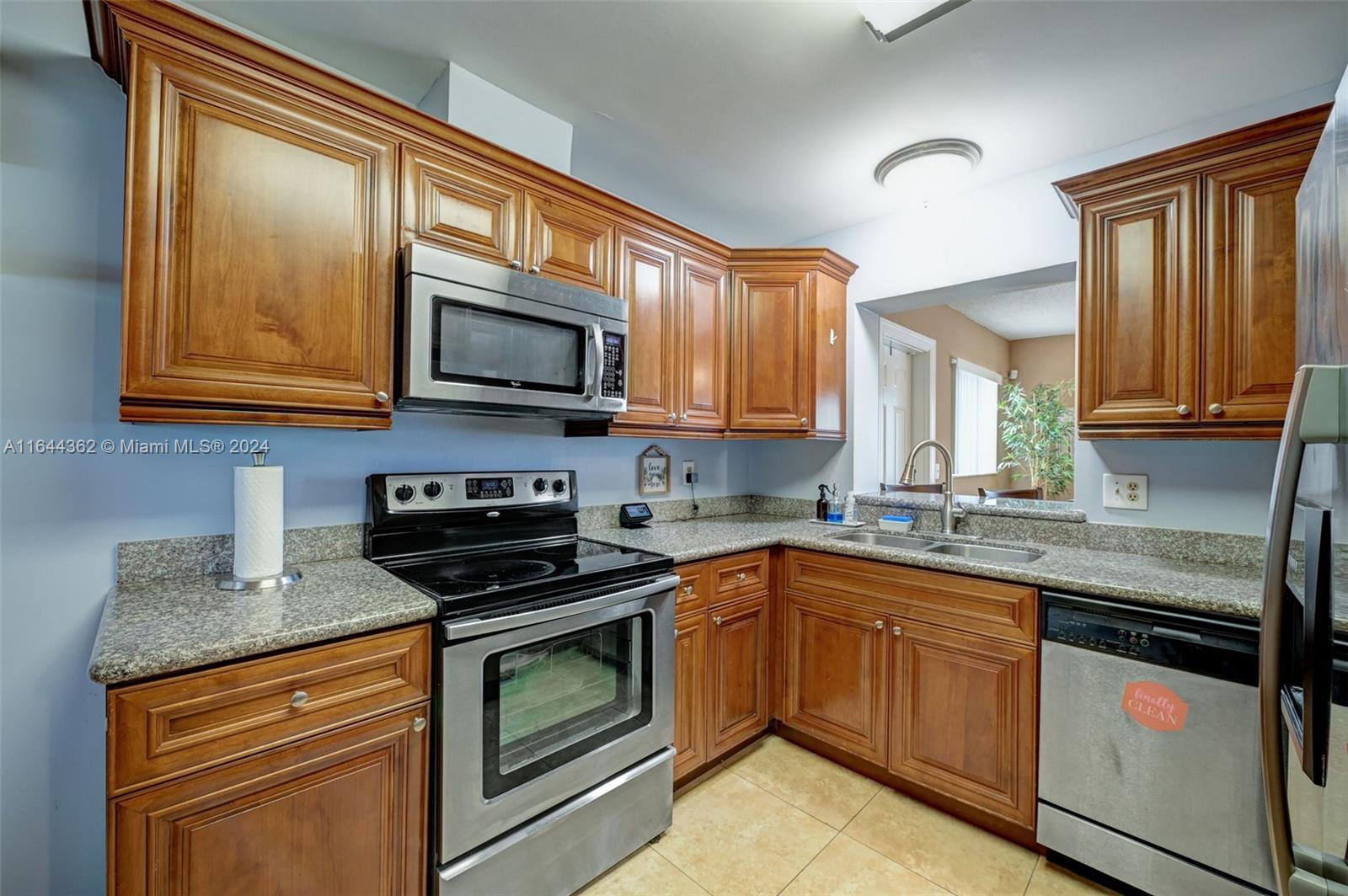 Listing Photo 11
