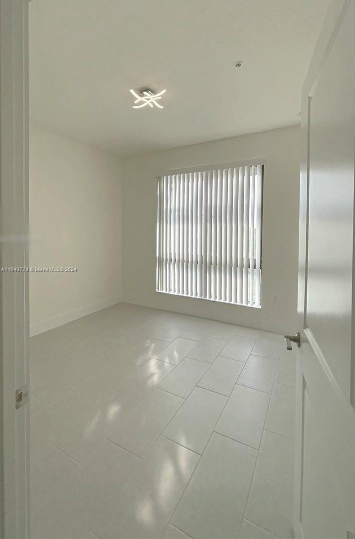 8167 NW 41st St #409, Doral, Florida image 9